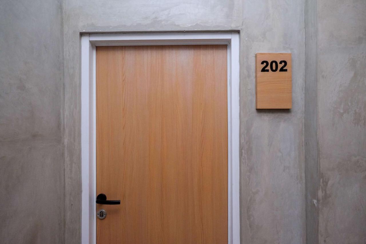 Urbanview Hotel Syariah Artamara Tegal By Reddoorz ภายนอก รูปภาพ
